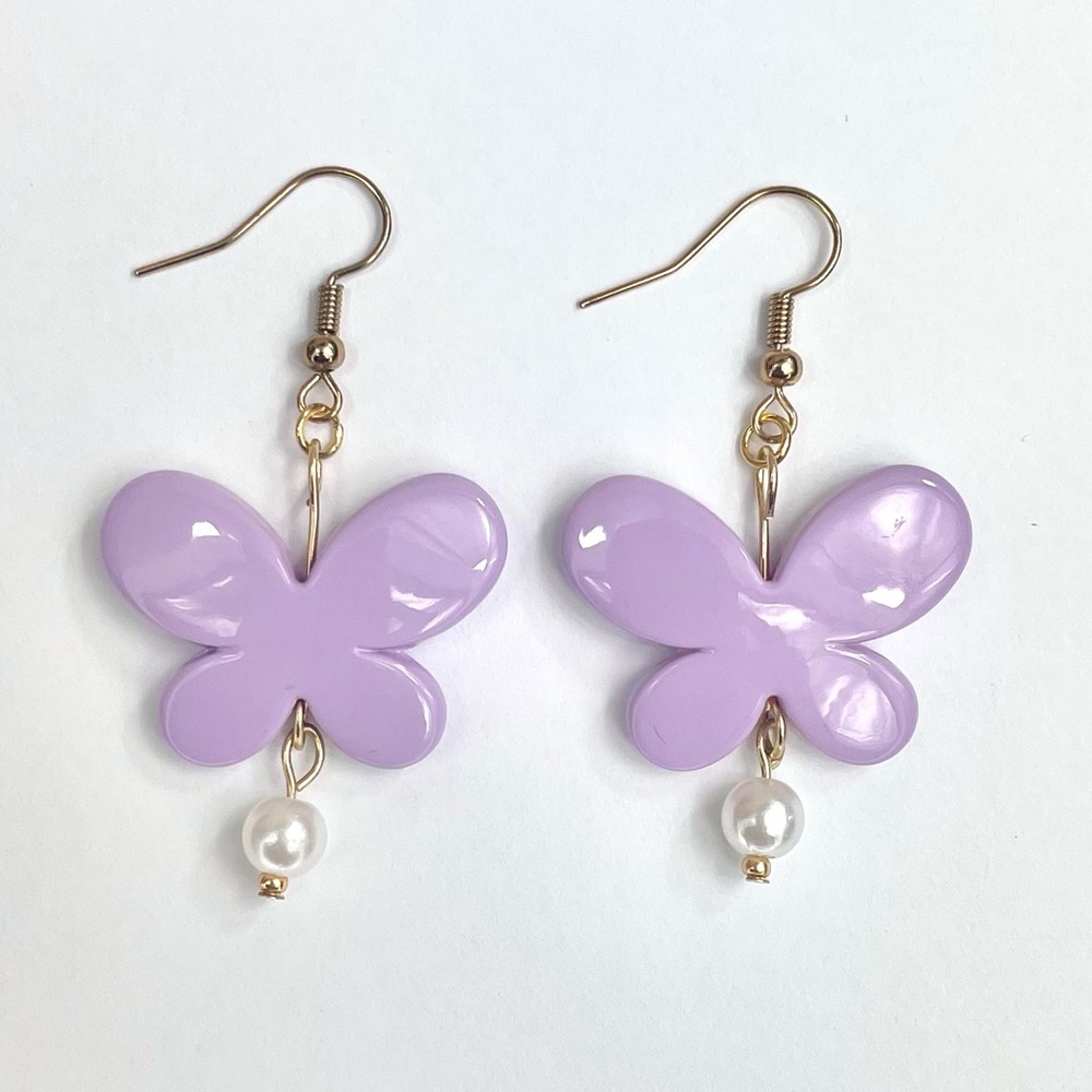 Purple butterfly pearl earrings